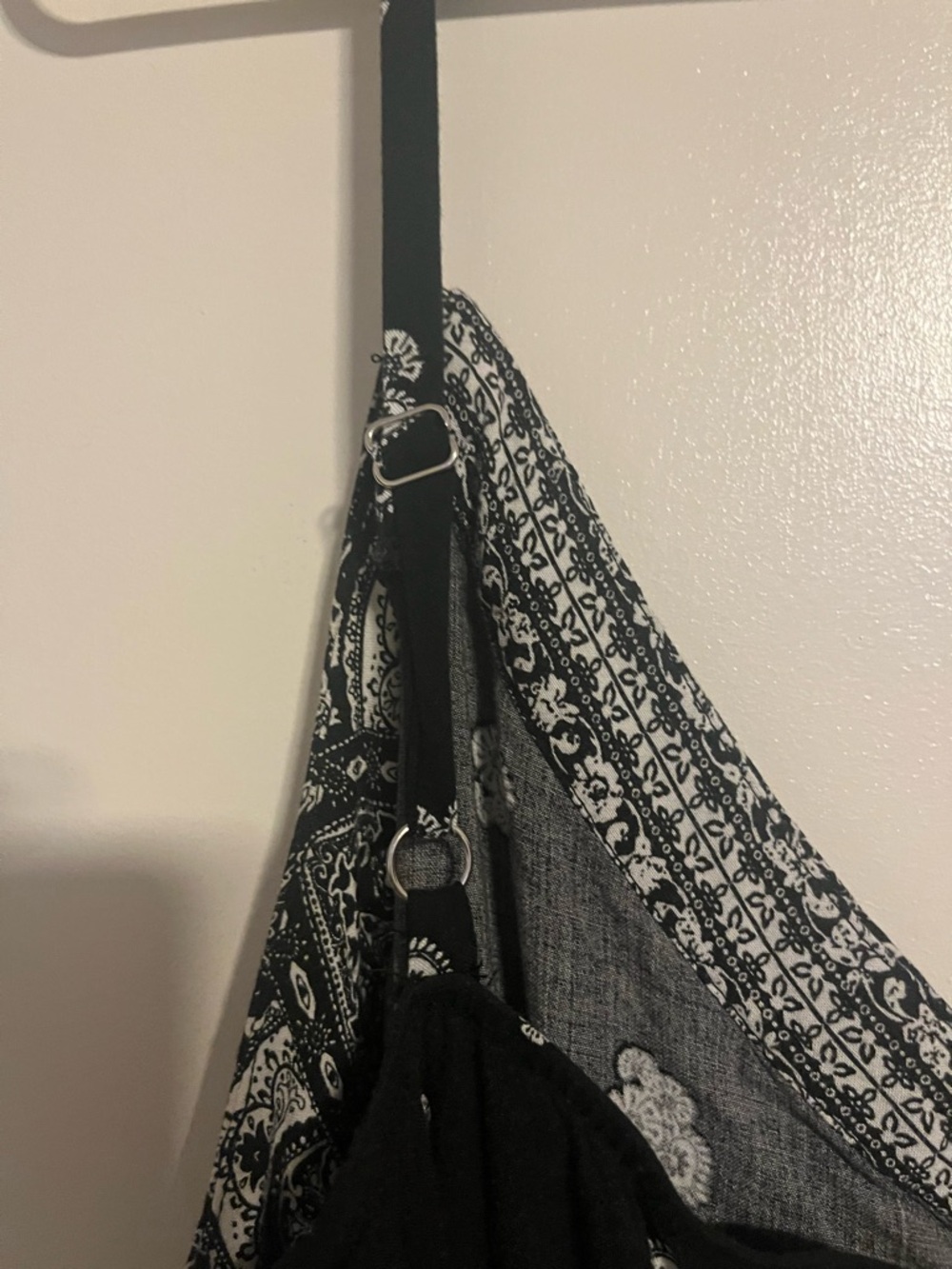 (3/$10) Xhilaration shark hem paisley dress - Picture 4 of 4